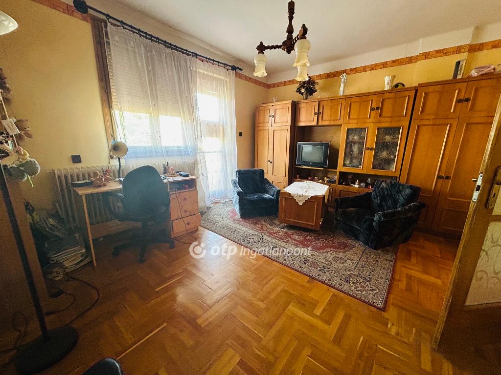 Eladó családi ház, Paszab, 5. kép
