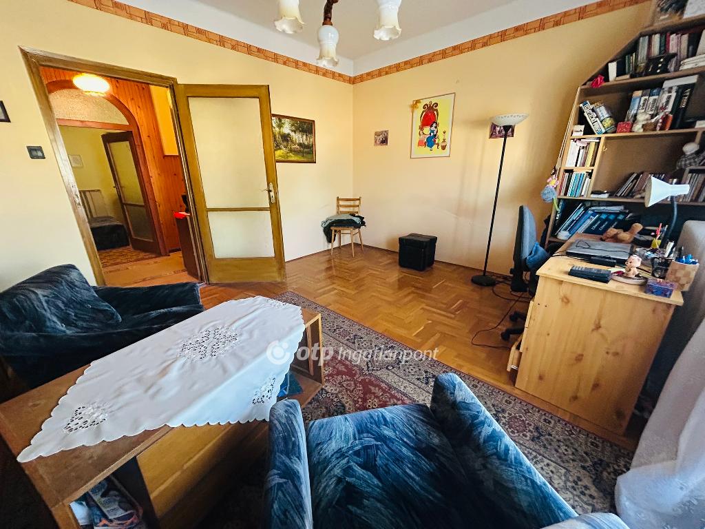 Eladó családi ház, Paszab, 3. kép