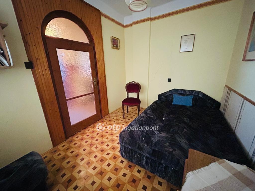 Eladó családi ház, Paszab, 8. kép