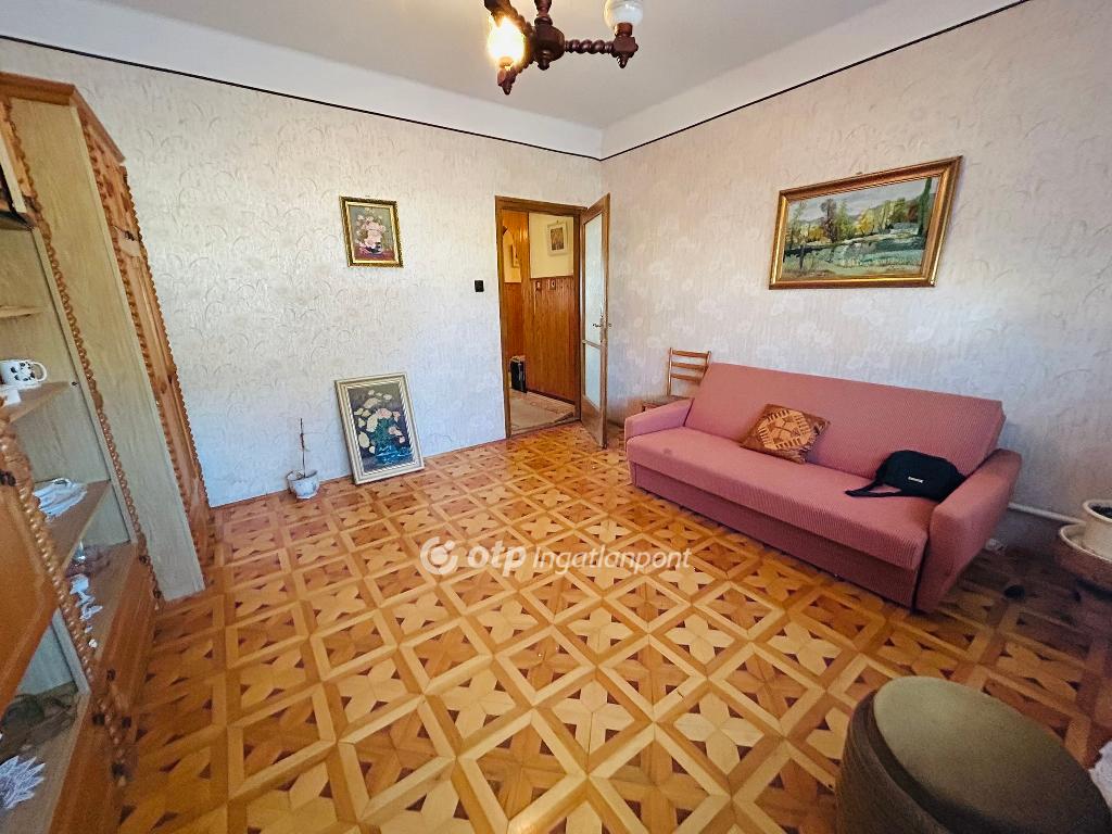 Eladó családi ház, Paszab, 7. kép