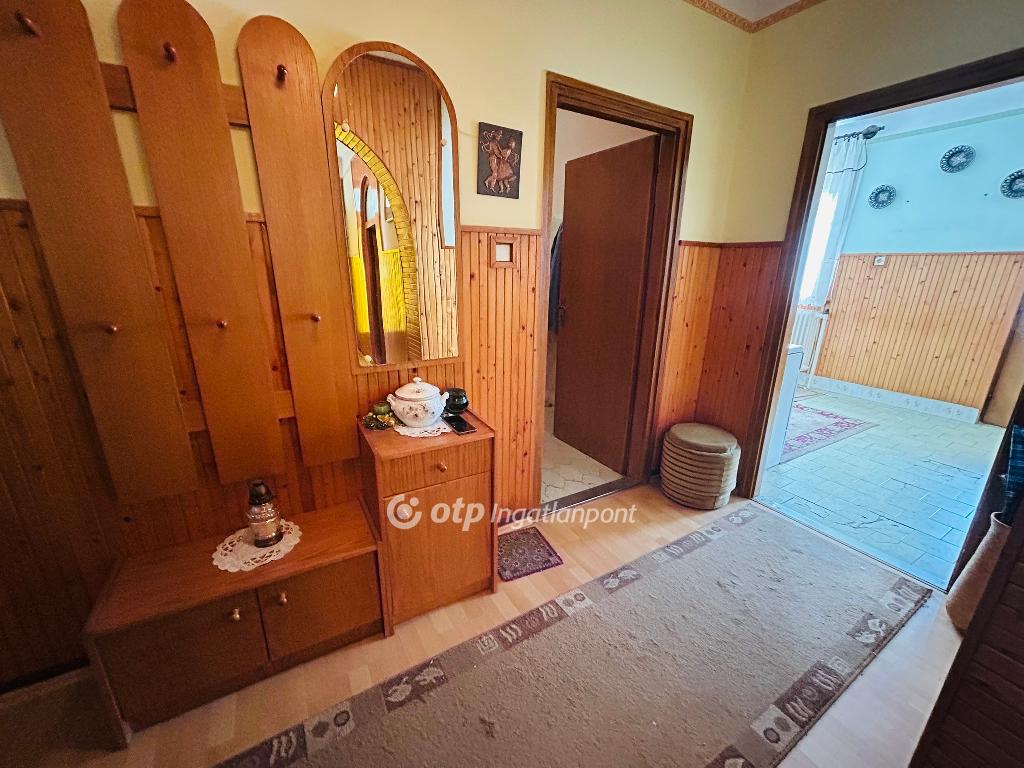 Eladó családi ház, Paszab, 13. kép