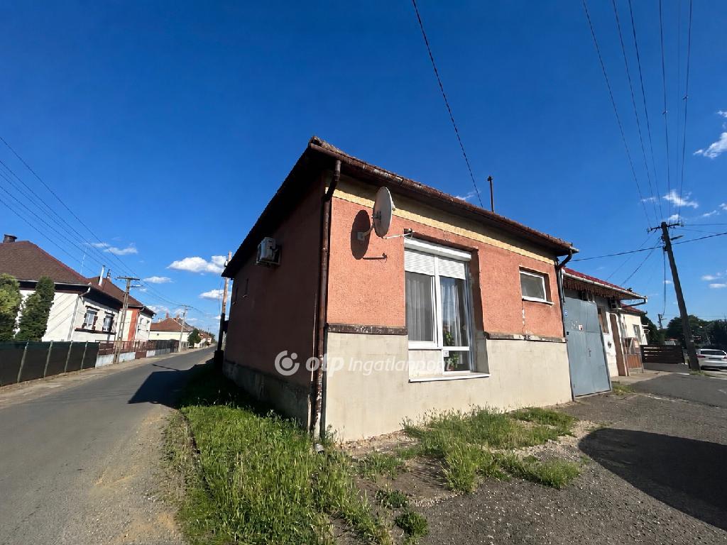 Eladó családi ház, Rakamaz, 13. kép