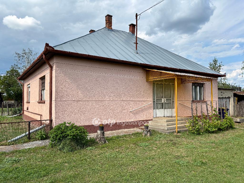 Eladó családi ház, Balkány, 2. kép