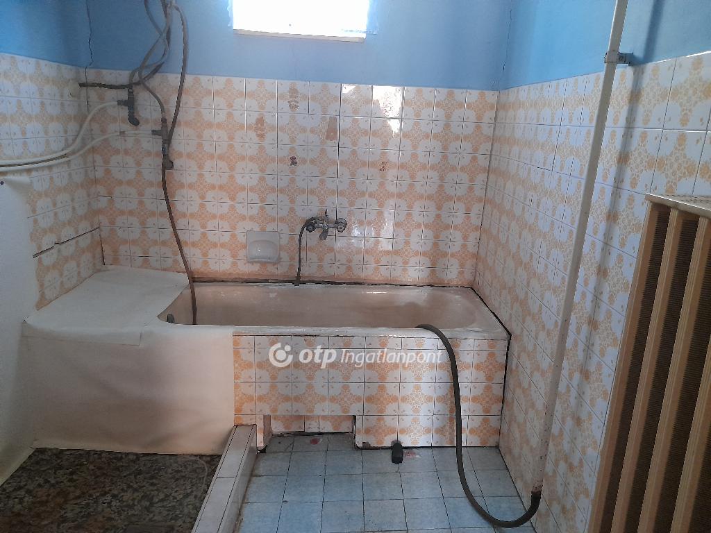 Eladó családi ház, Ajak, 21. kép