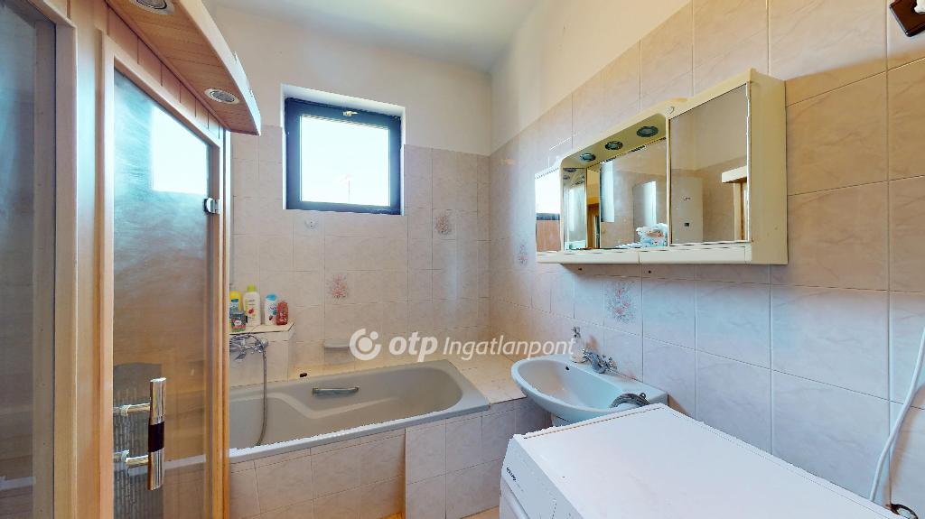 Eladó családi ház, Balkány, 26. kép
