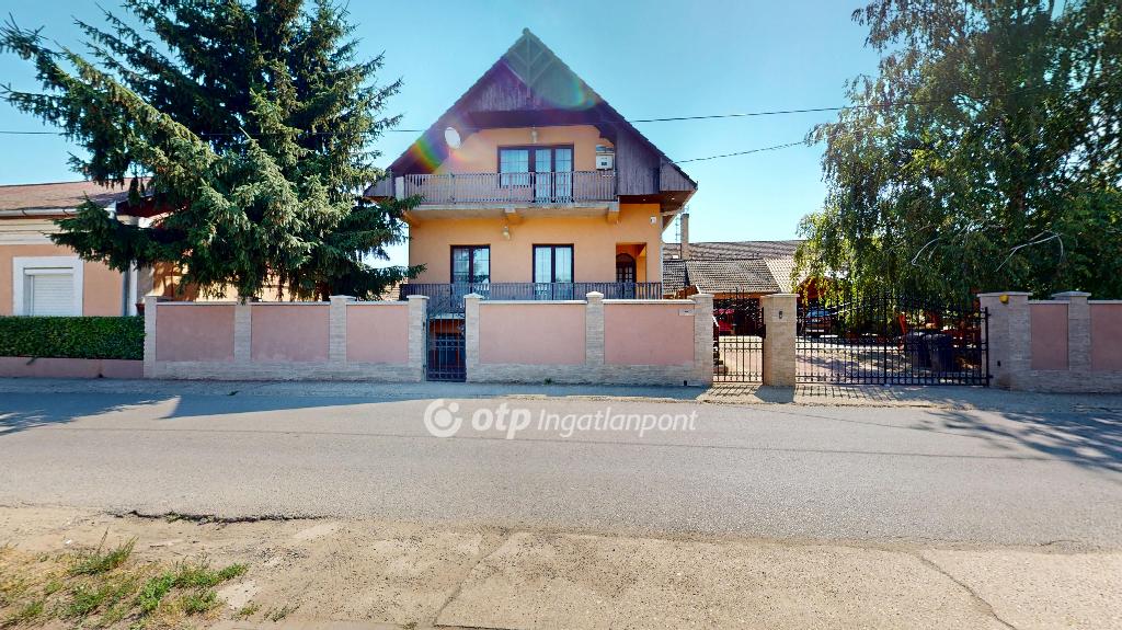 Eladó családi ház, Balkány, 49. kép
