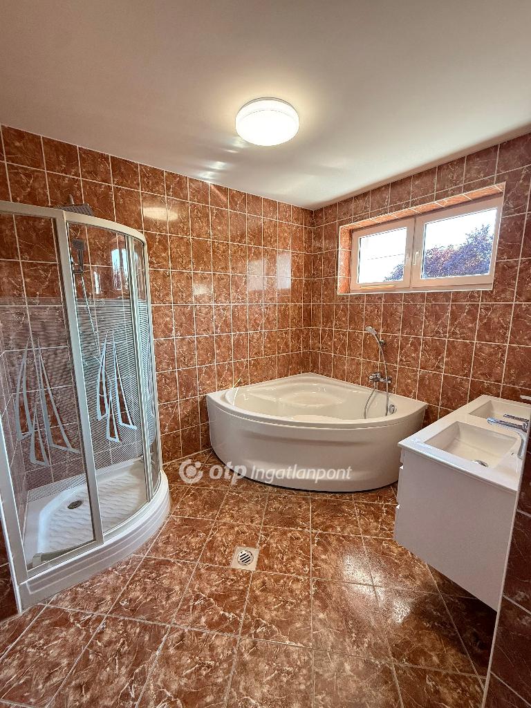 Eladó családi ház, Tiszavasvári, 26. kép