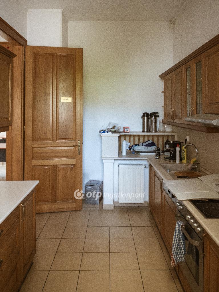 Eladó iroda, Nyíregyháza, 11. kép