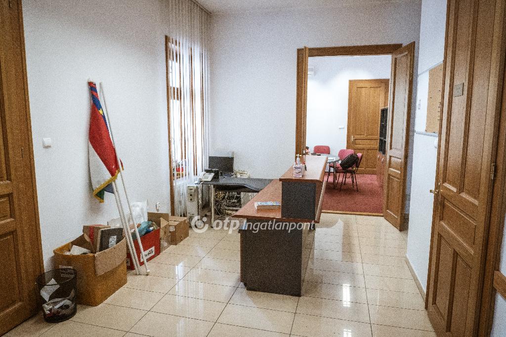 Eladó iroda, Nyíregyháza, 13. kép