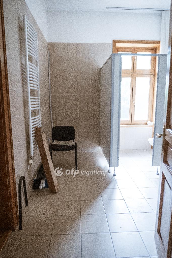 Eladó iroda, Nyíregyháza, 22. kép