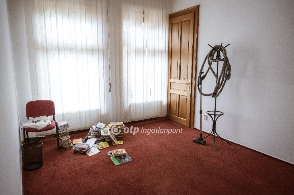 Eladó iroda, Nyíregyháza, 25. kép