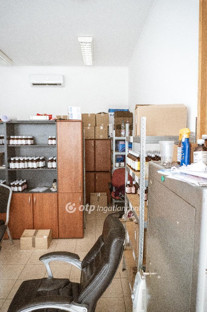 Eladó iroda, Nyíregyháza, 27. kép