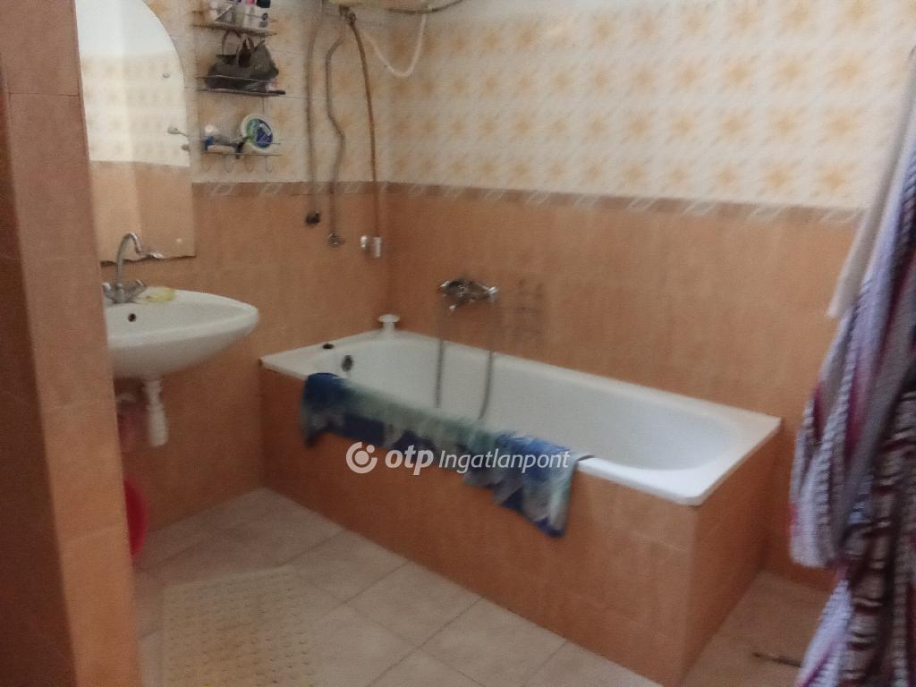 Eladó családi ház, Mátészalka, 16. kép