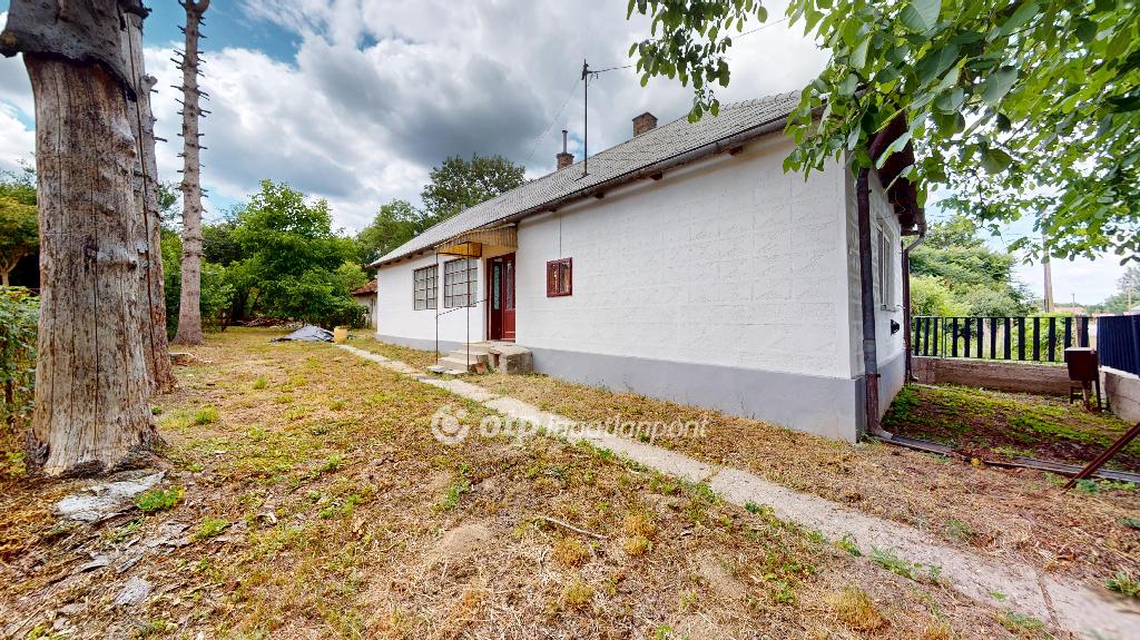 Eladó családi ház, Márokpapi, 3. kép