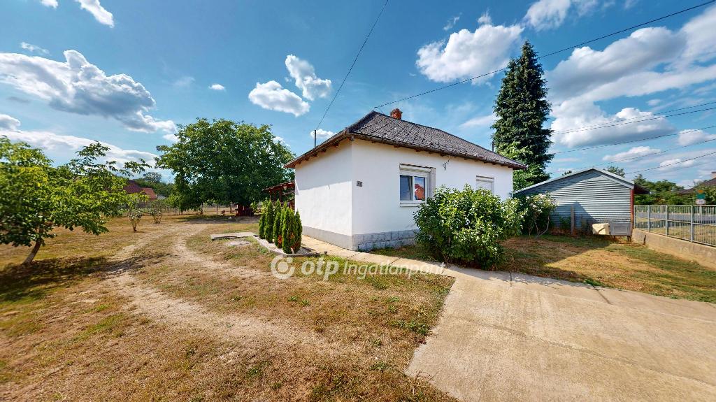 Eladó családi ház, Vaja, 3. kép