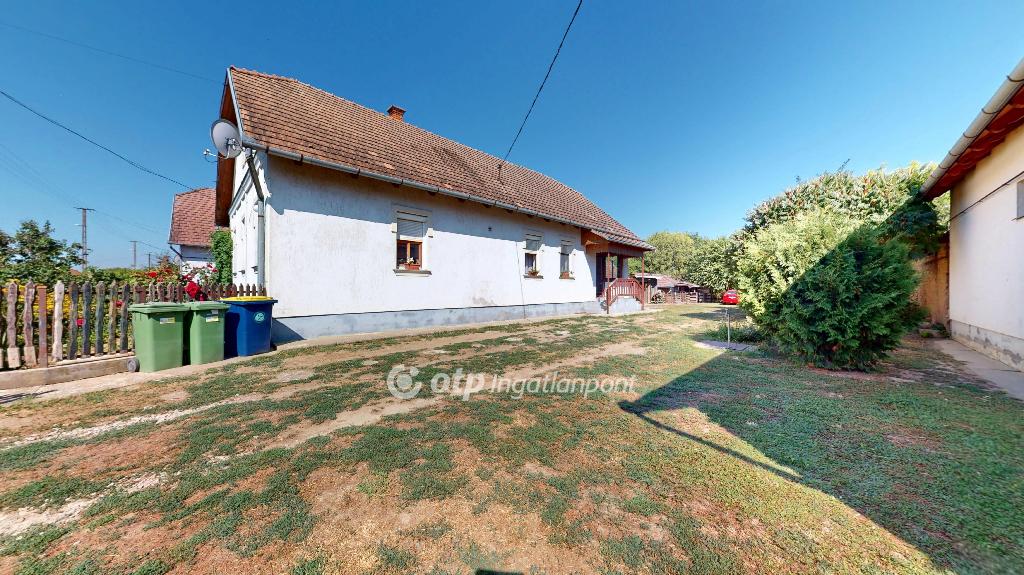Eladó családi ház, Tákos, 2. kép