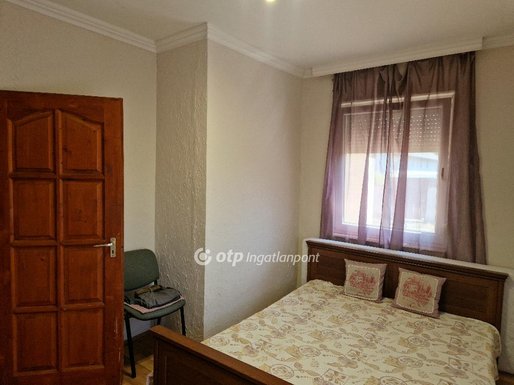 Eladó családi ház, Balkány, 11. kép