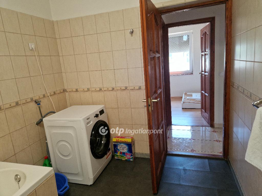 Eladó családi ház, Balkány, 15. kép