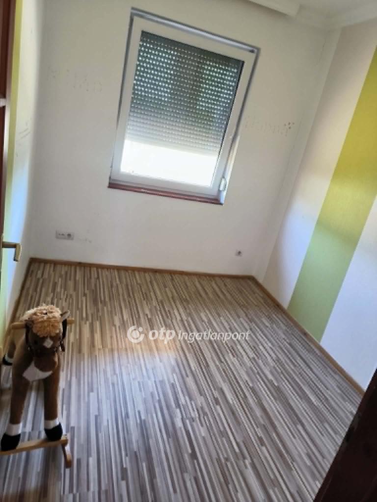 Eladó családi ház, Balkány, 13. kép
