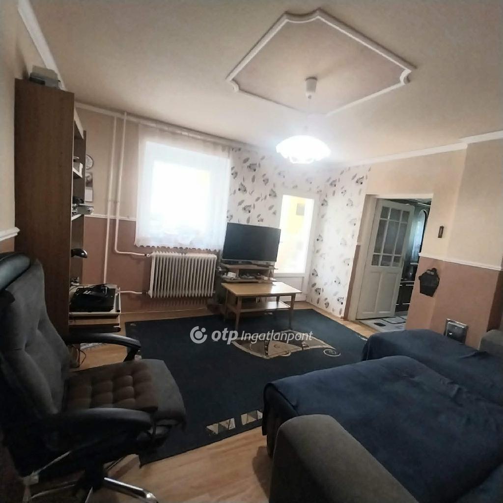 Eladó családi ház, Apagy, 4. kép