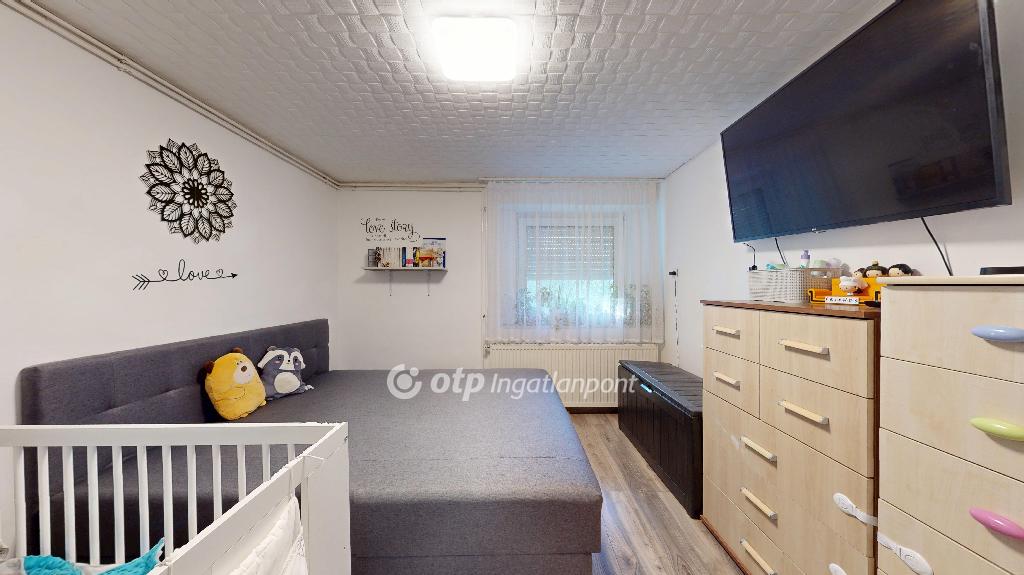 Eladó családi ház, Piricse, 5. kép
