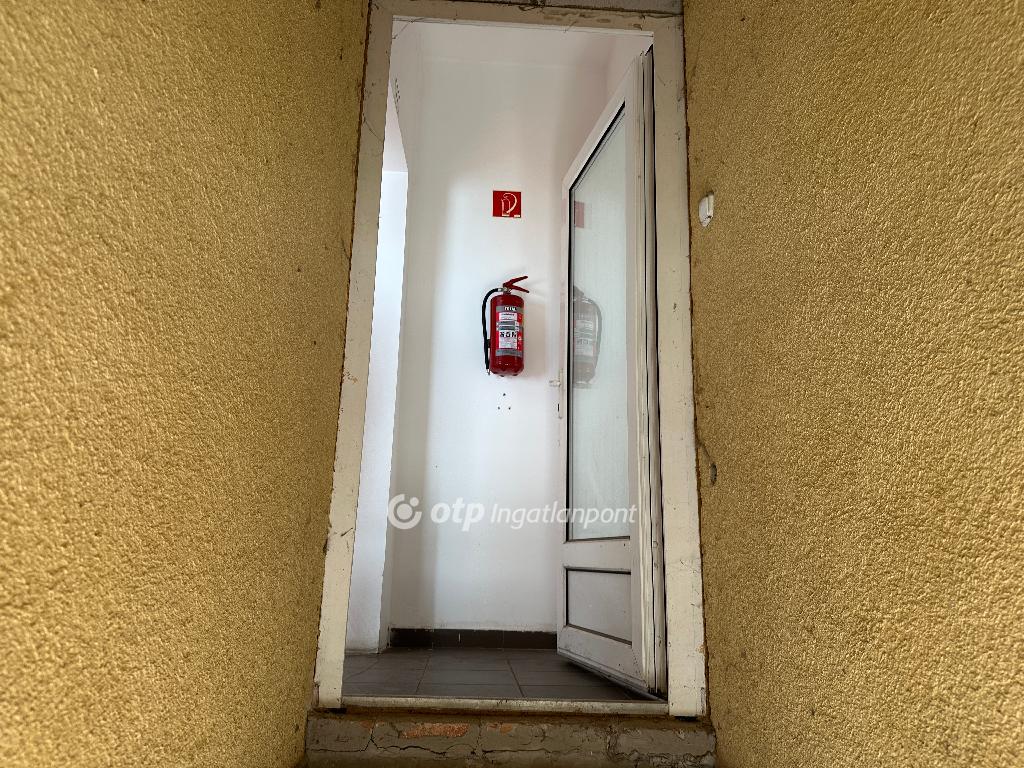 Eladó üzlethelyiség, Nyíregyháza, 4. kép