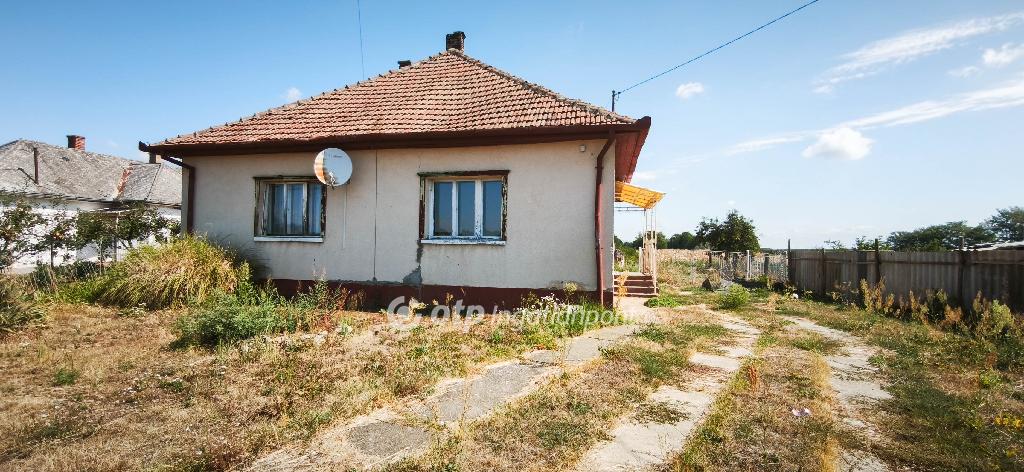 Eladó családi ház, Hodász, 2. kép