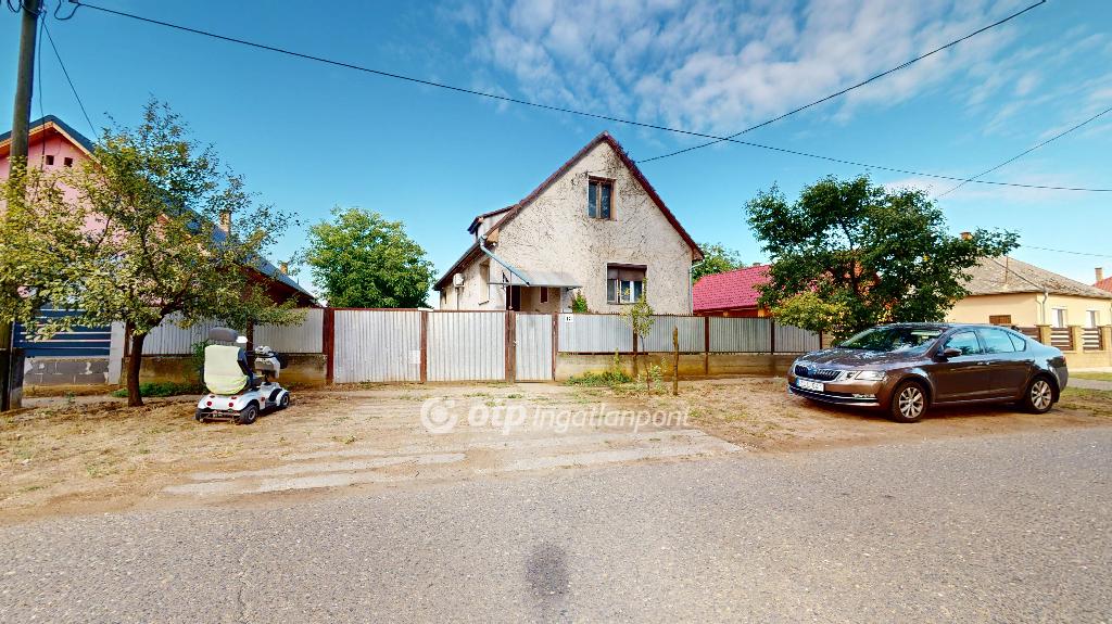 Eladó családi ház, Bököny, 2. kép
