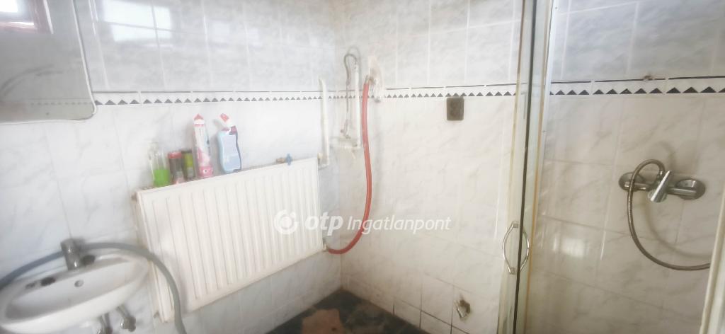 Eladó családi ház, Tiszadada, 10. kép