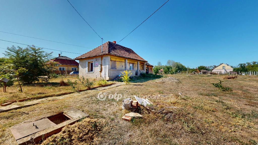 Eladó családi ház, Papos, 13. kép