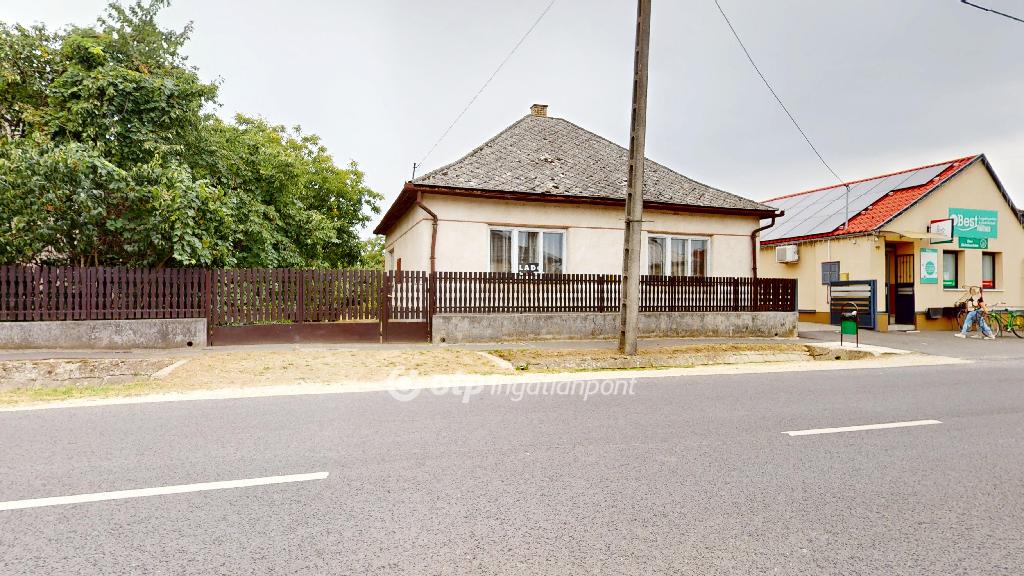 Eladó családi ház, Tiszabezdéd