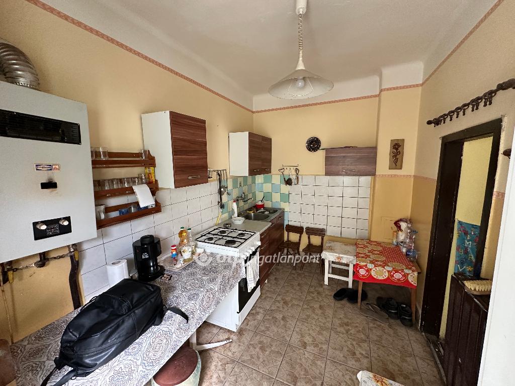 Eladó családi ház, Apagy, 4. kép