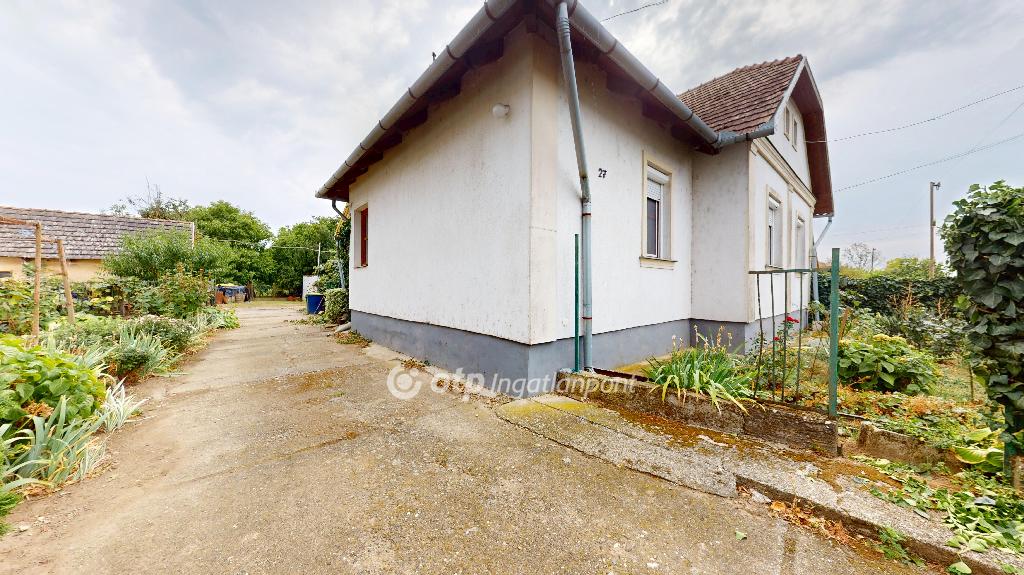 Eladó családi ház, Tákos, 3. kép