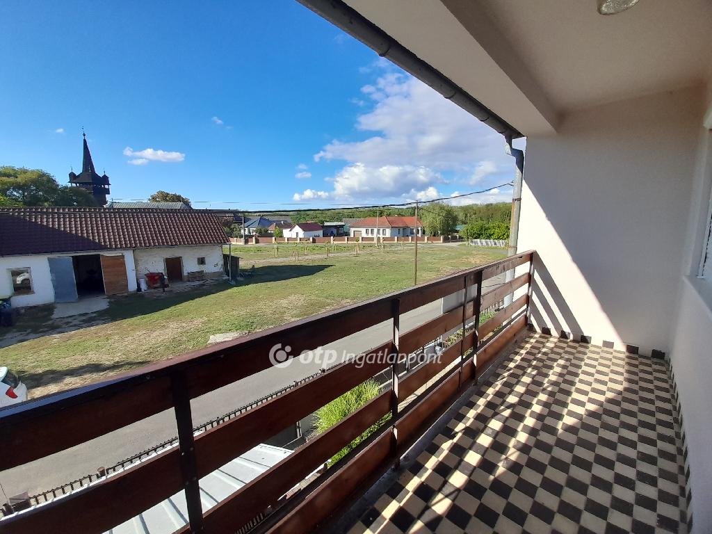 Eladó családi ház, Zsurk, 21. kép