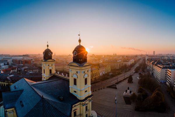 mar-kozel-harom-es-felszeres-az-arelteres-a-varmegyeszekhelyek-kozott mar-kozel-harom-es-felszeres-az-arelteres-a-varmegyeszekhelyek-kozott