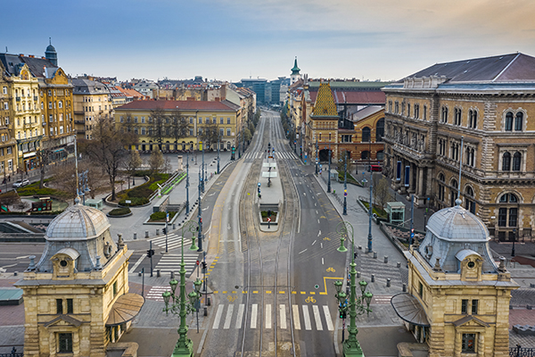 Stabil növekedéssel zárt a tavalyi év, de érik a fordulat az ingatlanpiacon Stabil növekedéssel zárt a tavalyi év, de érik a fordulat az ingatlanpiacon