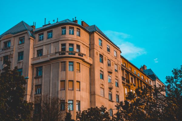 iden-a-fovaros-volt-a-lakaspiac-tamasza-es-motorja