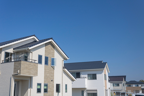 Az elszálló rezsiköltségek miatt egyre vonzóbbá válhatnak az újlakások