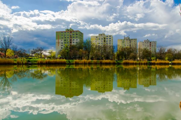 van-ahol-a-lakotelepi-atlagar-is-atlapte-a-millios-hatart