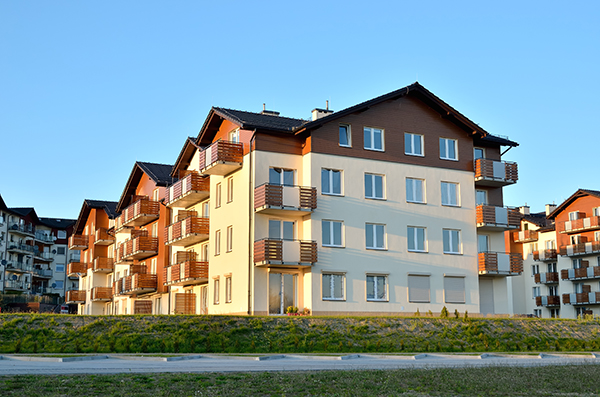 Tizenegy év alatt vármegyényit bővült a lakásállomány