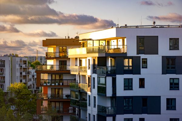 Tavaly ősszel kaptak egy lökést a magyar lakásárak, miközben a bérleti díjak csökkenésnek indultak